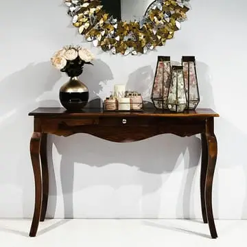 Wooden polish table