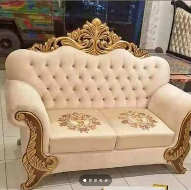 Imran khan sofa